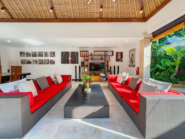 Jaclan-Living-Room-4-1.gif