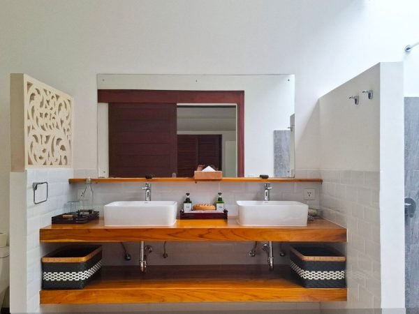UKK2-bathroom-2-2-scaled-1.jpg