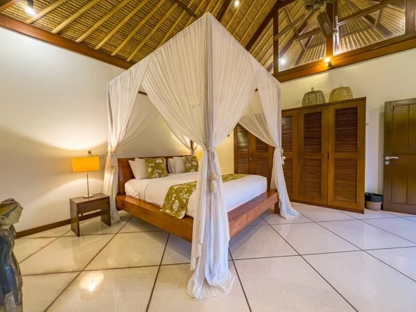 VIlla-Intan-Bedroom-1-2-1-1.jpg