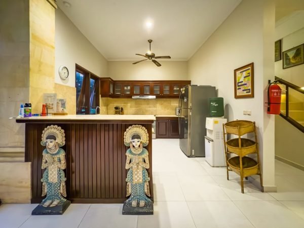 Villa-Arjuna-Kitchen-1-1.jpg