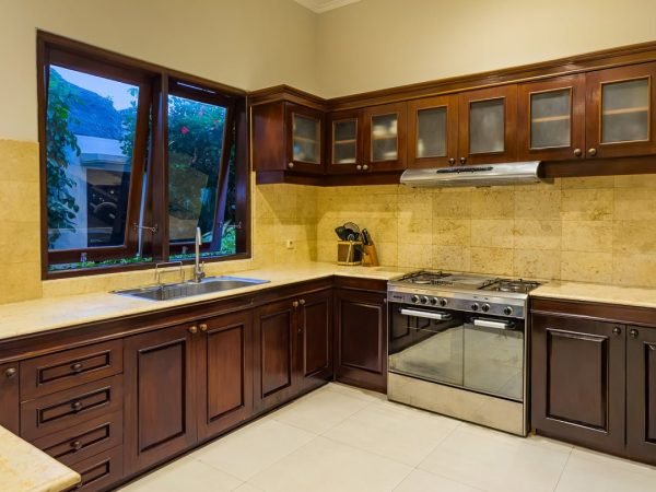 Villa-Arjuna-Kitchen-2-1.jpg