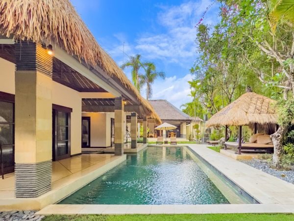 Villa-Cinta-Villa-Garden-2-1.jpg