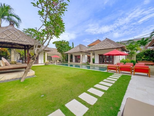 Villa-Darma-Garden-3-1030x773-1-1.jpg
