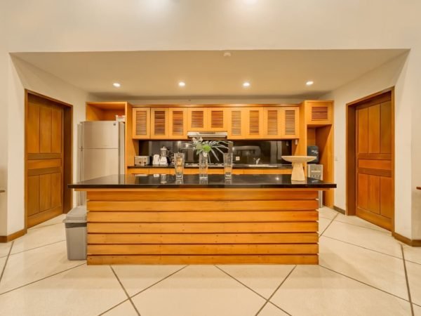 Villa-Darma-kitchen-1-1030x773-1-1.jpg