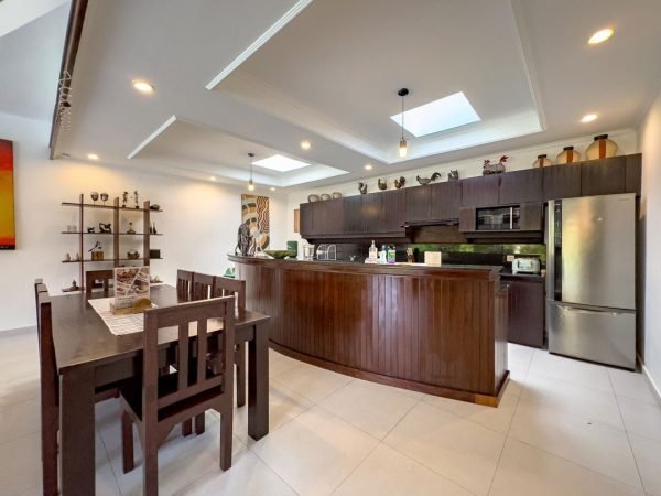 Villa-Ginger-Kitchen-1-1.jpg