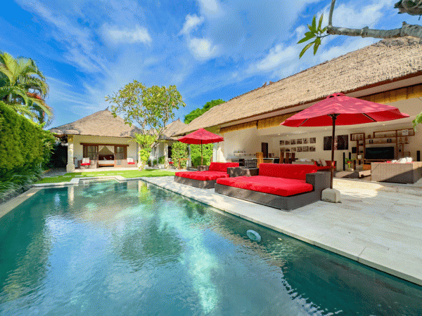 Villa-Jaclan-Garden-3-1.gif
