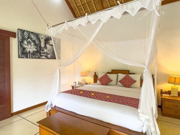 Villa-Krisna-Bedroom1-2.jpg