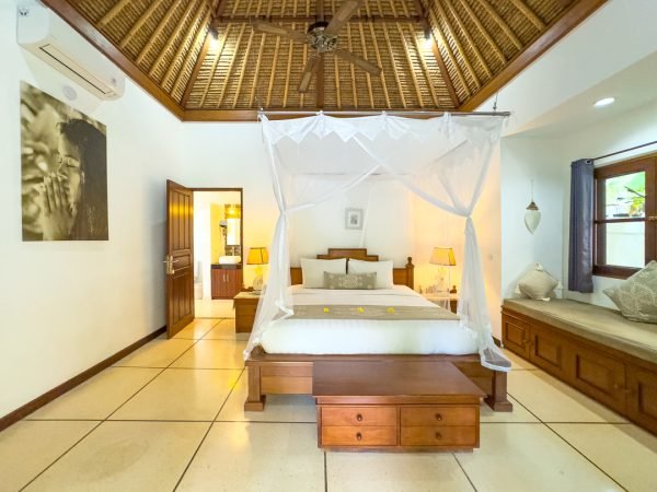 Villa-Krisna-Bedroom2-1.jpg