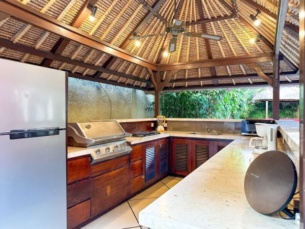 Villa-Rama-Kitchen-2-2.jpg