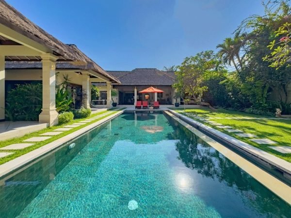 Villa-Santai-Garden-1-1.jpg