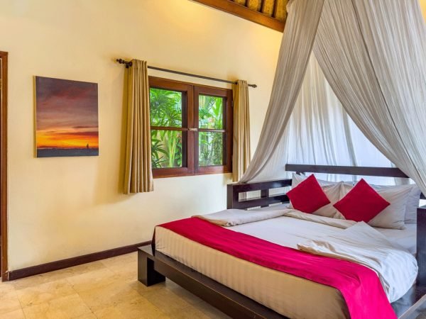 Villa-Santi-Bedroom1-2.jpg