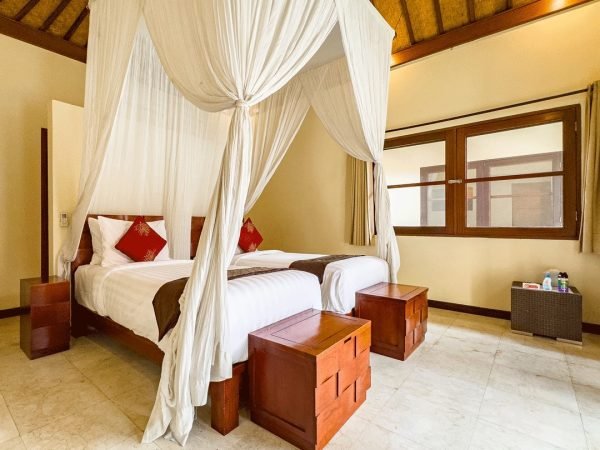 Villa-Santi-Bedroom2-1.jpg