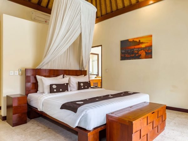 Villa-Santi-Bedroom3-1.jpg
