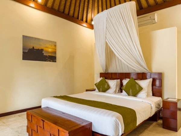 Villa-Santi-Bedroom4-2.jpg