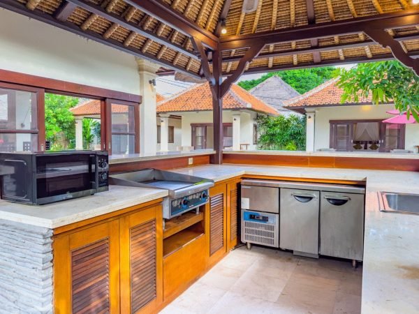 Villa-Santi-Kitchen-1.jpg