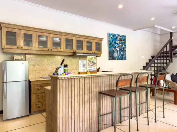 Villa-nakula-kitchen-1.jpg