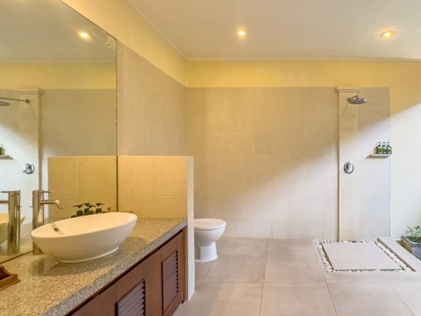villa-saphir-bedroom1-3-1.jpg