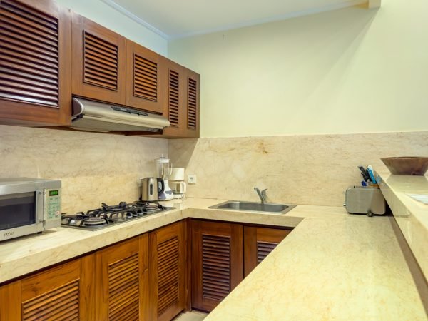 villa-saphir-kitchen-2-1.jpg